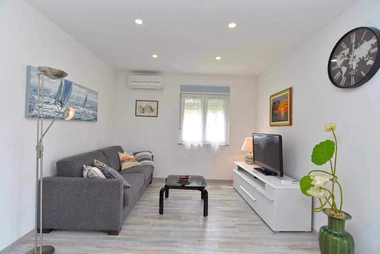 House Mirna 2177 Vila Pula